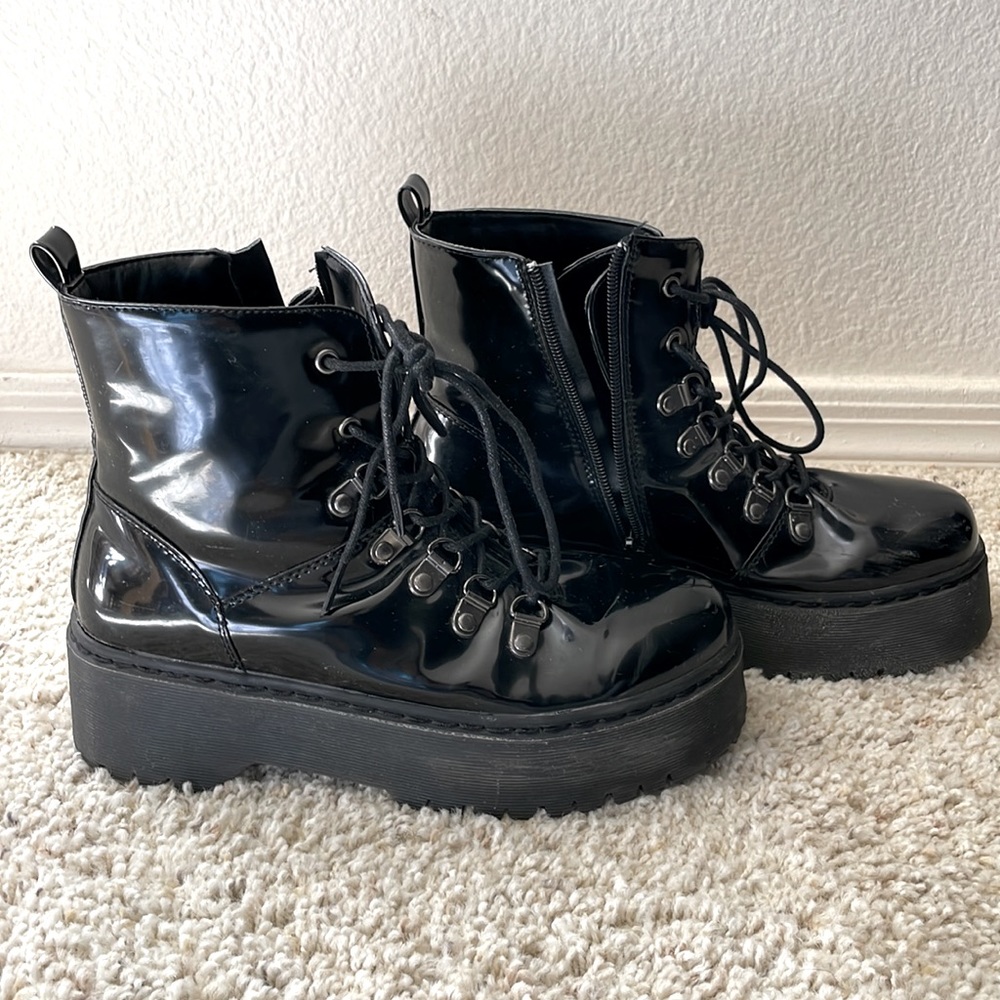 Black Platform Lace-Up Boots - Picture 5 of 7
